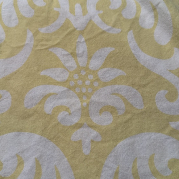 Garnet Hill, yellow and white print shower curtain - Picture 2 of 4